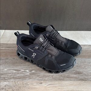 On Running WATERPROOF WOMENS Cloud Athletic Shoes - Black